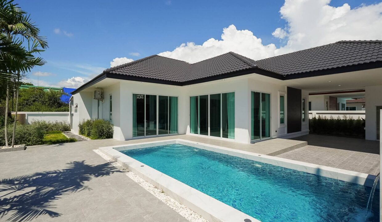 🏠 Corner Single-Detached House with Private Swimming Pool